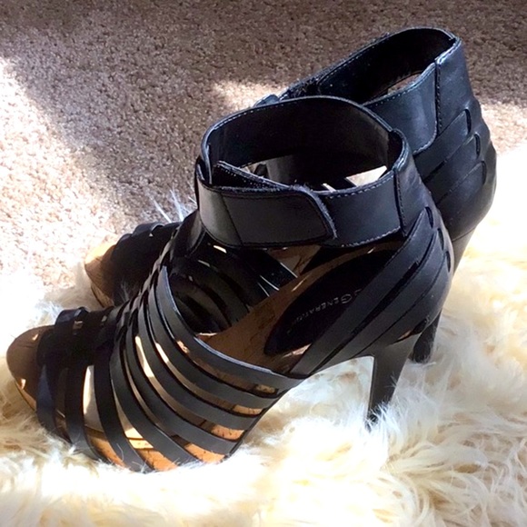 BCBG Heels - Picture 2 of 5